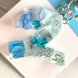 永生花字母滴膠鎖匙扣 - 藍天白雲