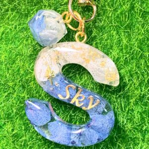 永生花字母滴膠鎖匙扣 - 晴朗藍天