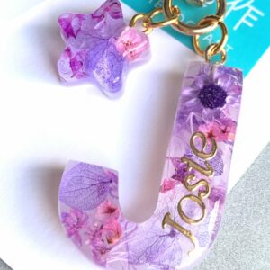 永生花字母滴膠鎖匙扣 -  馬卡龍系列（紫）