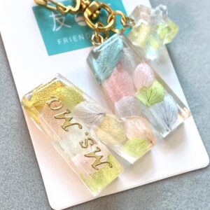 永生花字母滴膠鎖匙扣 -  萬花筒
